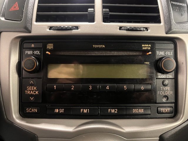 Used 2010 Toyota Yaris 2-Door Hatchback image 20