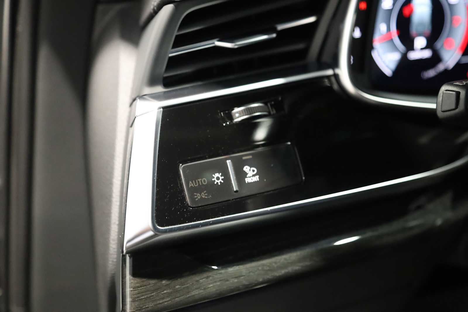 Used 2025 Audi Q7 3.0T Prestige w/ Prestige Package AWD/4WD image 25