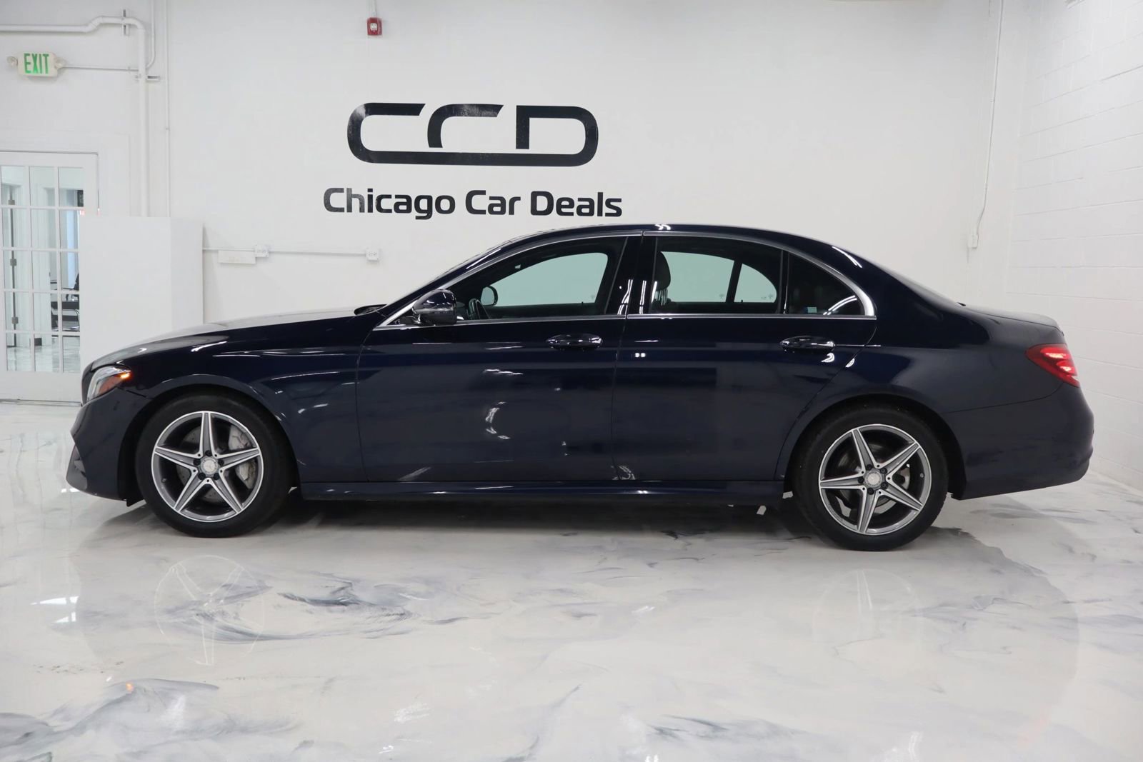 Used 2017 Mercedes-Benz E 300 4MATIC image 5