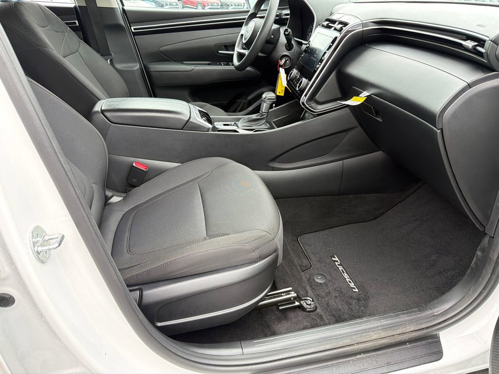 Used 2023 Hyundai Tucson SE FWD image 13