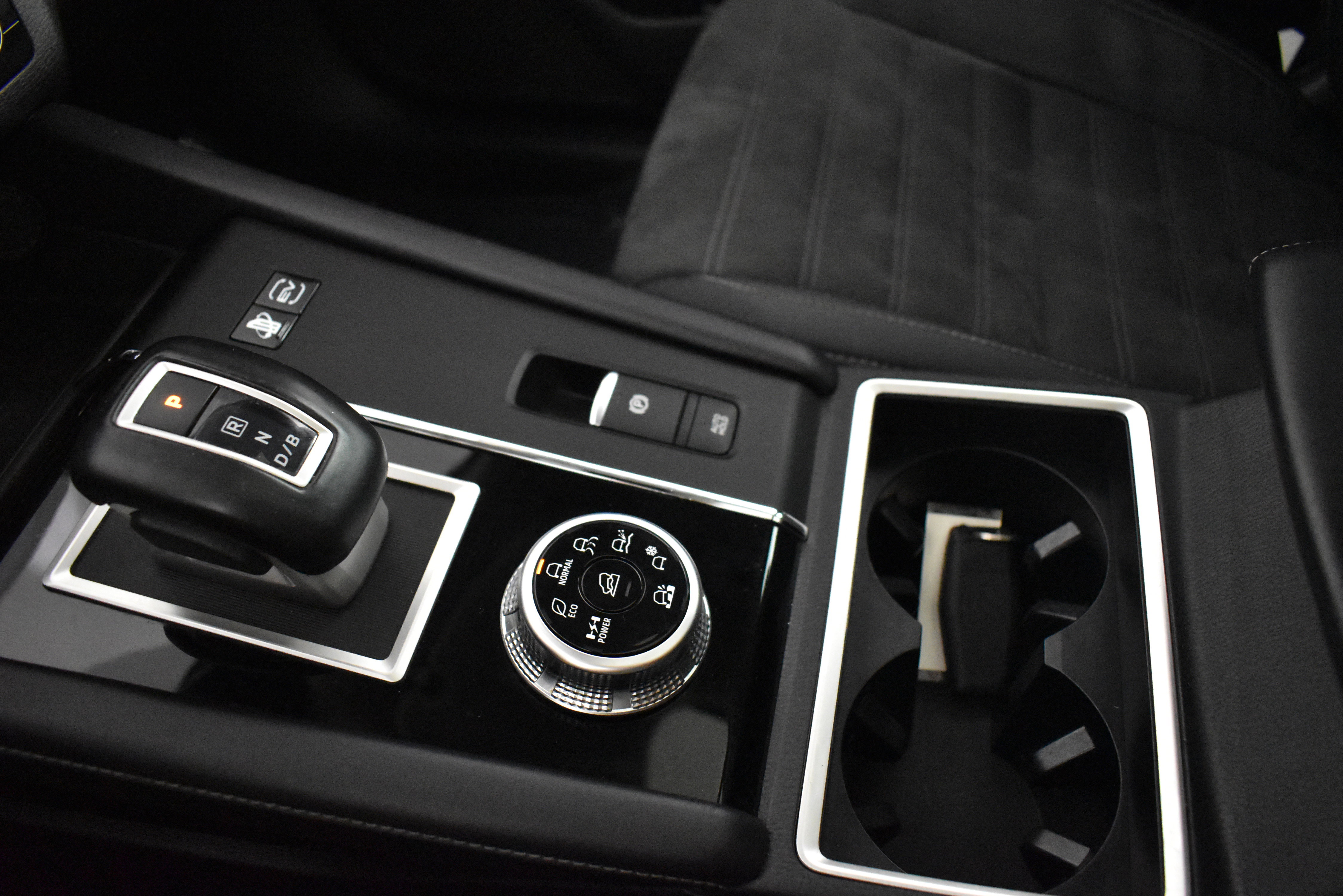 Used 2023 Mitsubishi Outlander SE image 32