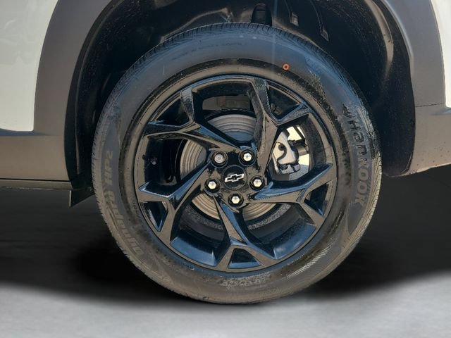 New 2026 Chevrolet Trax LT w/ Midnight Edition FWD image 12