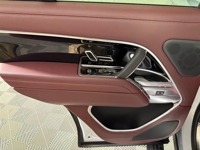 New 2025 Land Rover Range Rover SE image 26