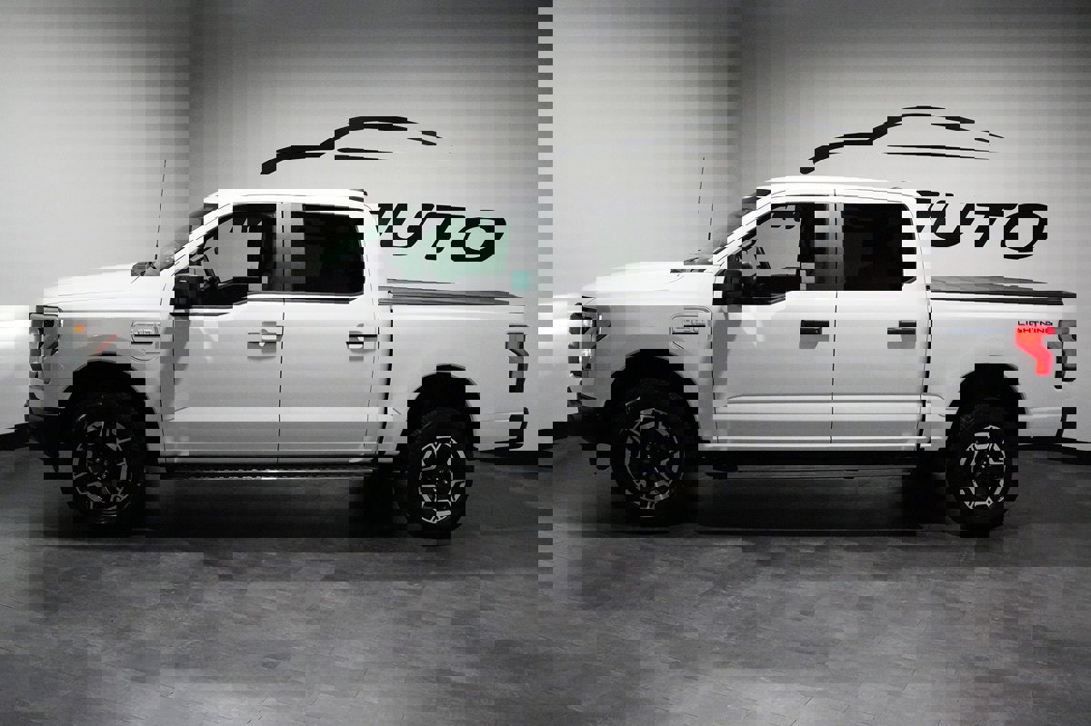 Used 2022 Ford F150 Lightning Pro image 3