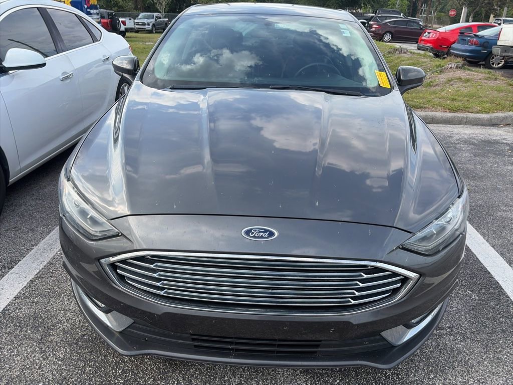 Used 2017 Ford Fusion SE w/ Equipment Group 201A FWD image 5