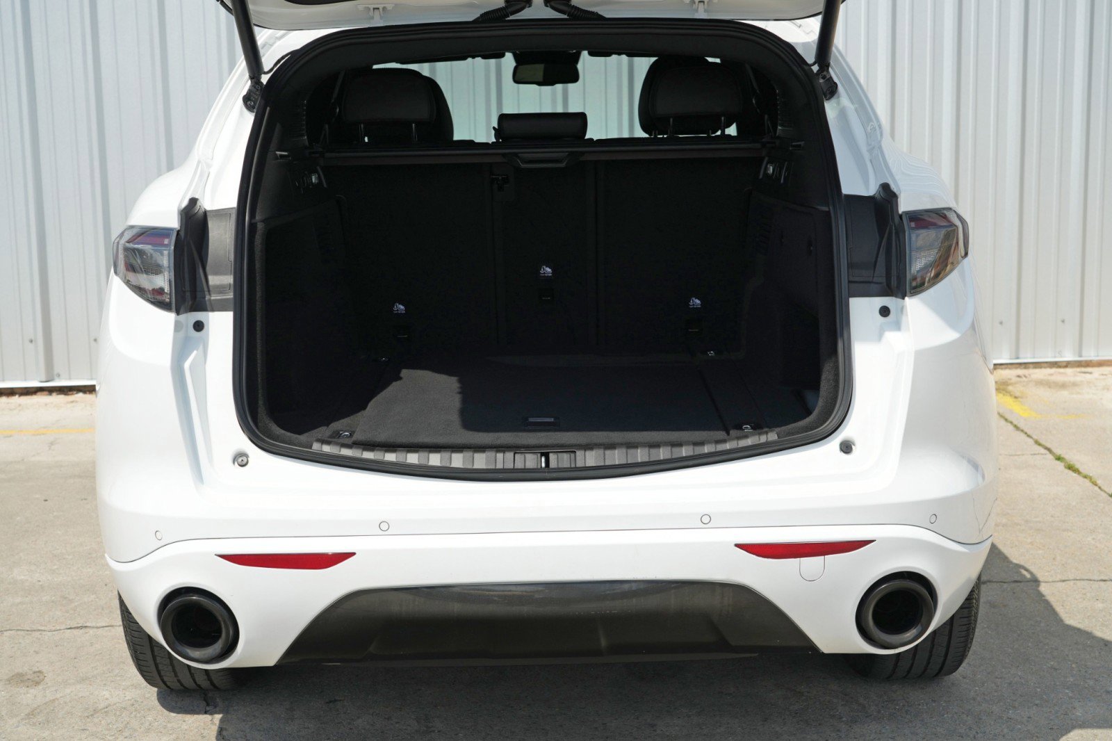 Used 2024 Alfa Romeo Stelvio Sprint image 8