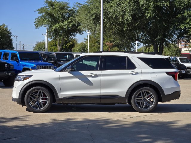 Used 2025 Ford Explorer ST w/ Sun And Sound Package AWD/4WD image 4