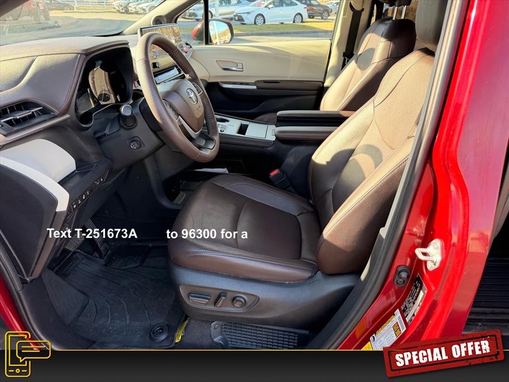Used 2023 Toyota Sienna Platinum image 13