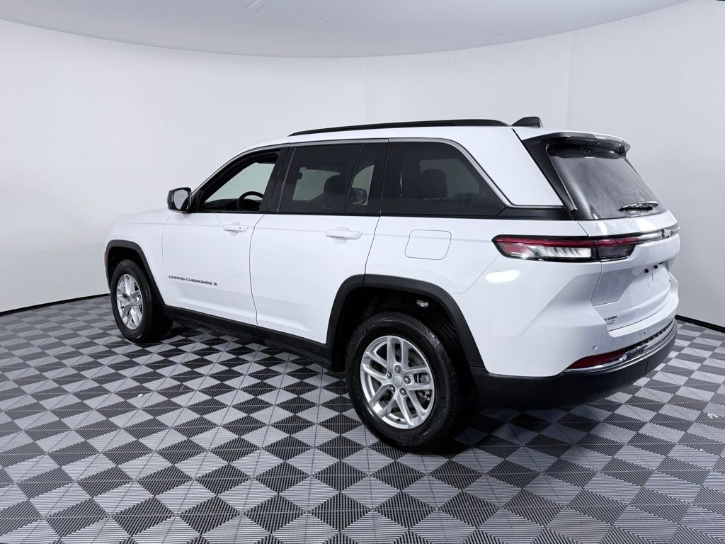 Used 2025 Jeep Grand Cherokee Laredo X w/ Luxury Tech Group I image 5