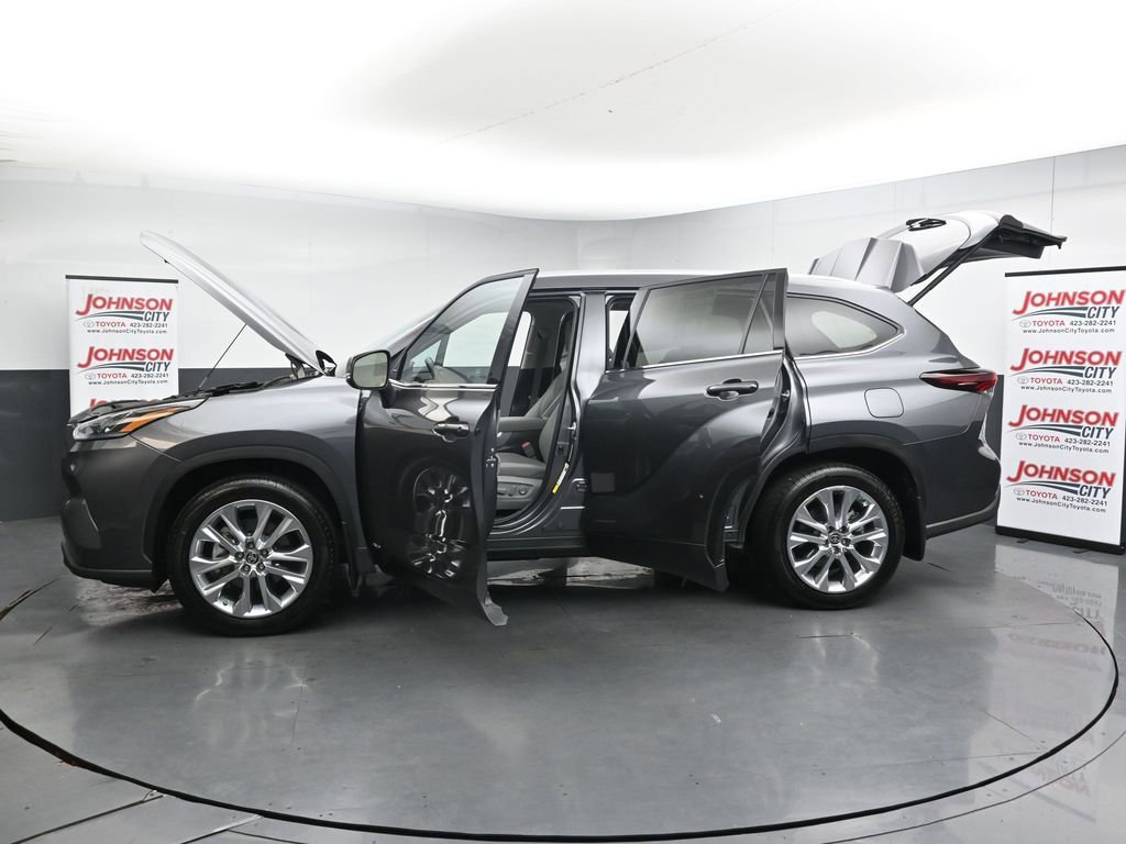 Used 2024 Toyota Highlander Limited AWD/4WD image 48