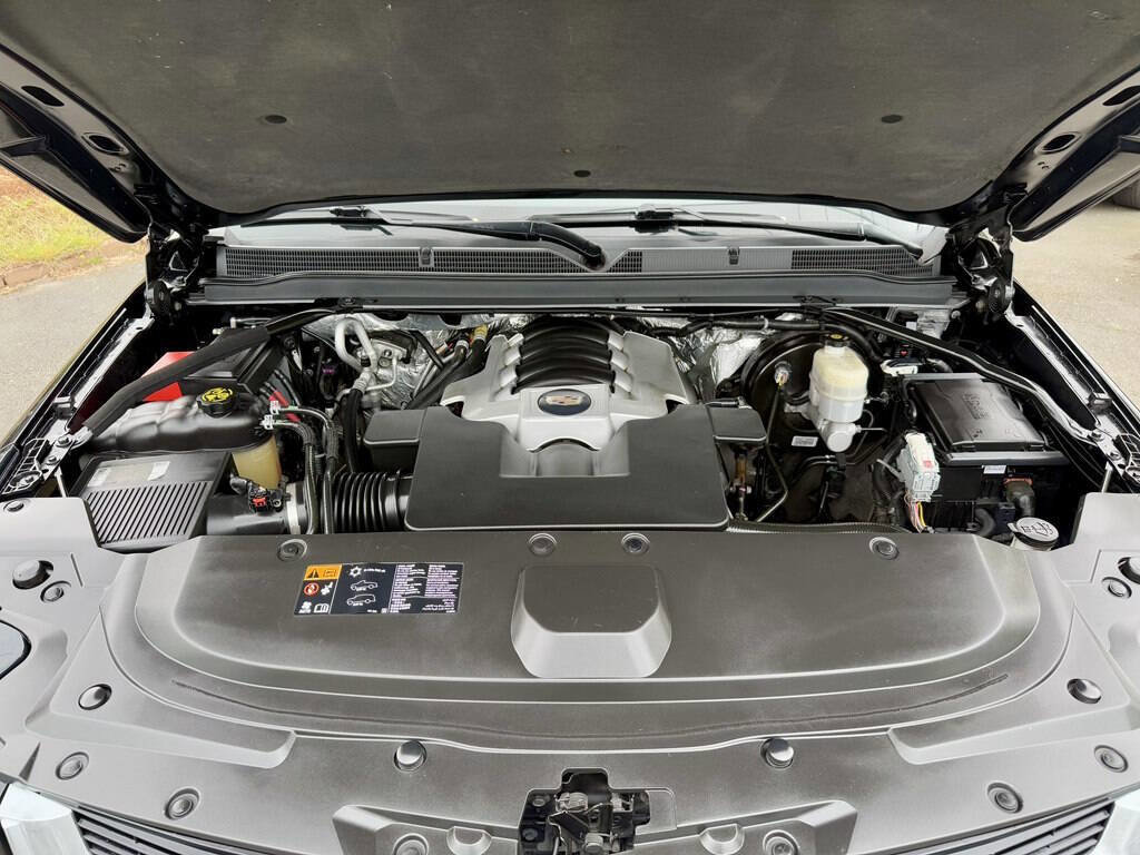 Used 2016 Cadillac Escalade Luxury image 37