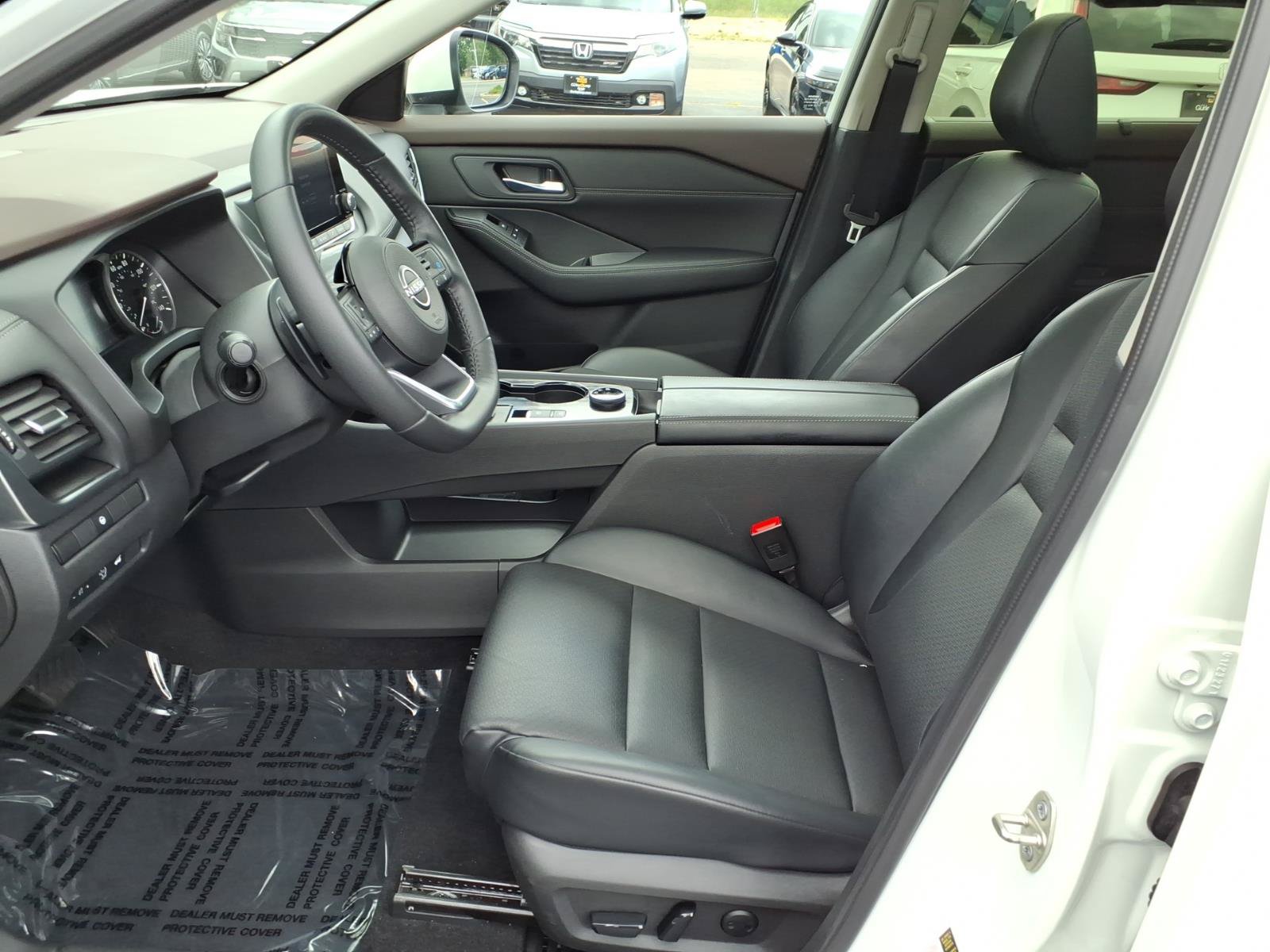 Used 2023 Nissan Rogue SV w/ SV Premium B Package AWD/4WD image 4