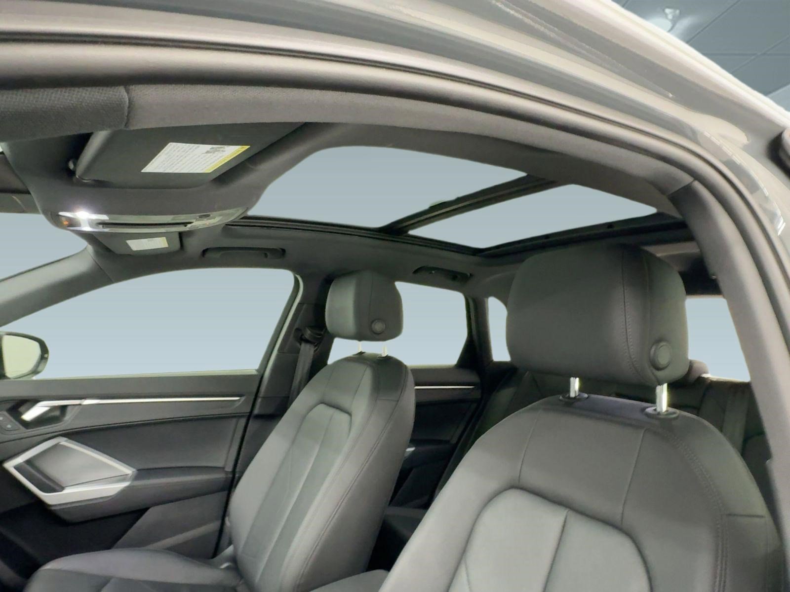 Used 2020 Audi Q3 2.0T Premium w/ Convenience Package image 14