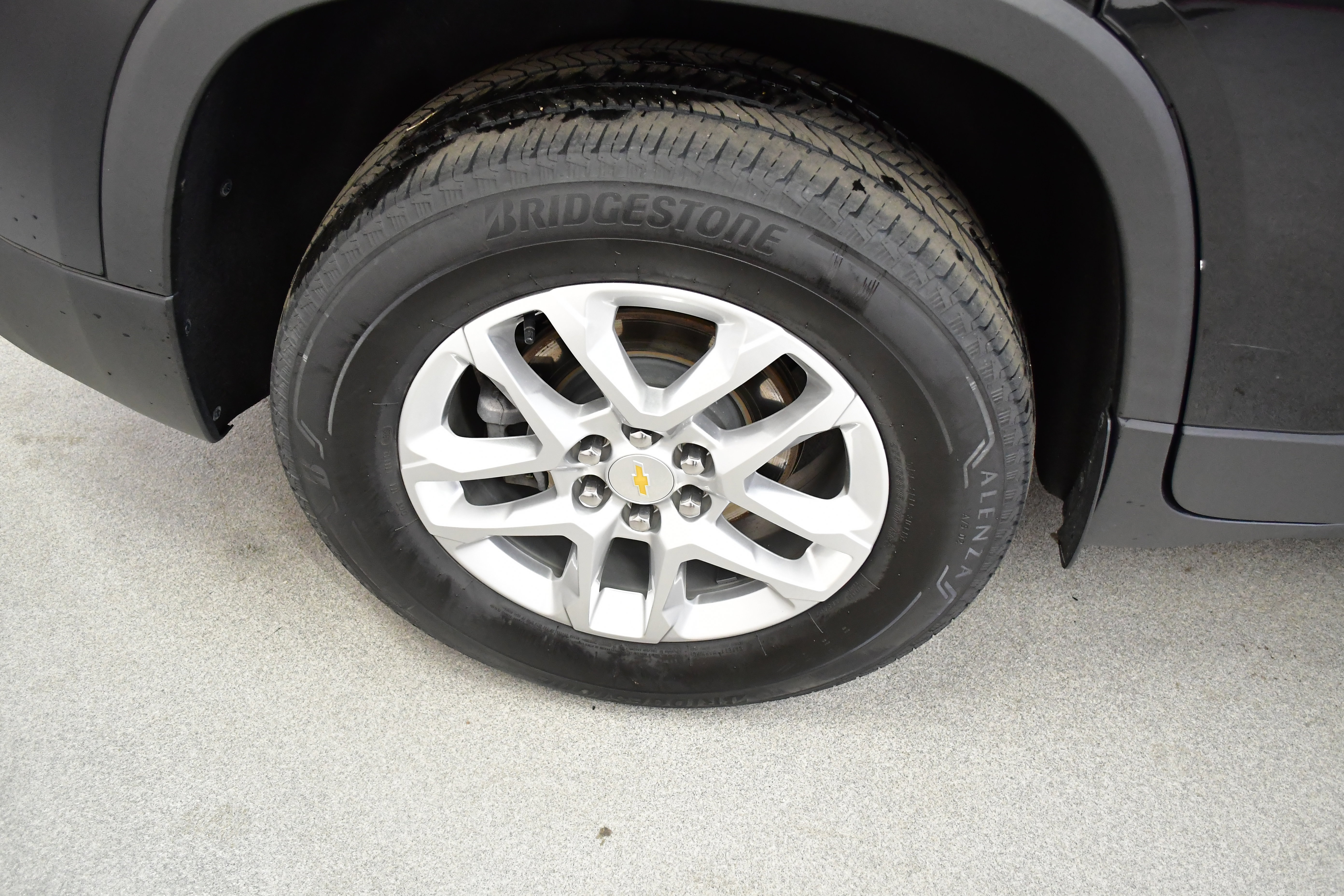 Used 2023 Chevrolet Traverse LS FWD image 37