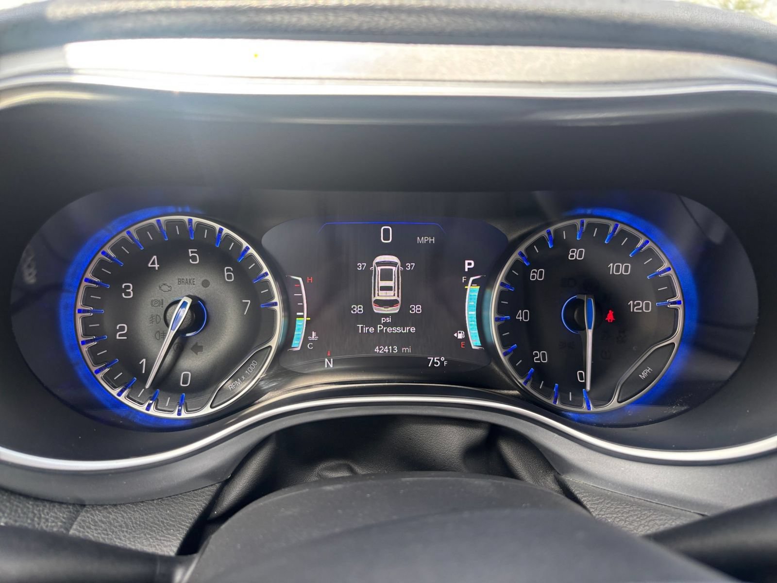 Used 2025 Chrysler Pacifica Limited FWD image 44
