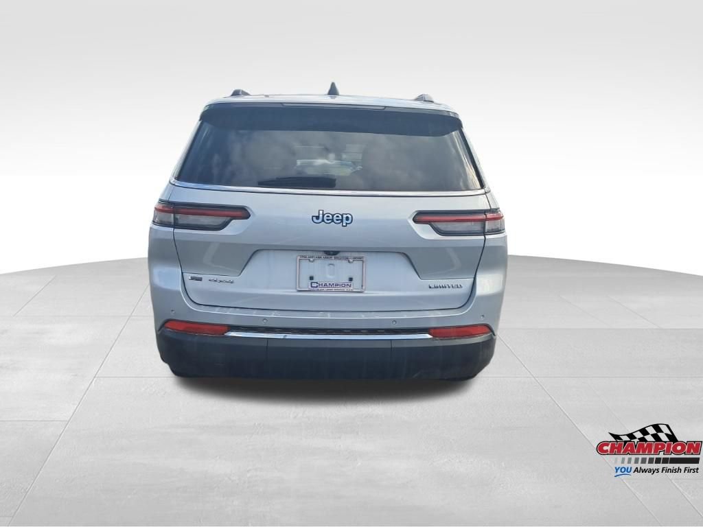 Used 2023 Jeep Grand Cherokee L Limited AWD/4WD image 4