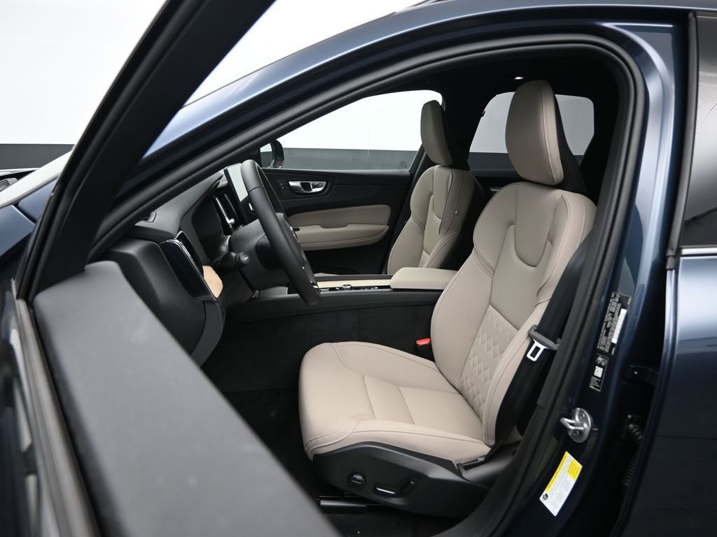 New 2026 Volvo XC60 B5 Plus w/ Climate Package image 20