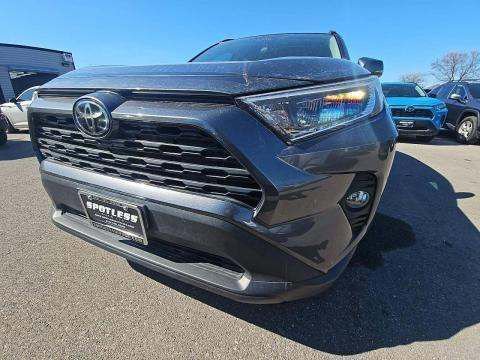 Used 2021 Toyota RAV4 XLE w/ Convenience Package image 11