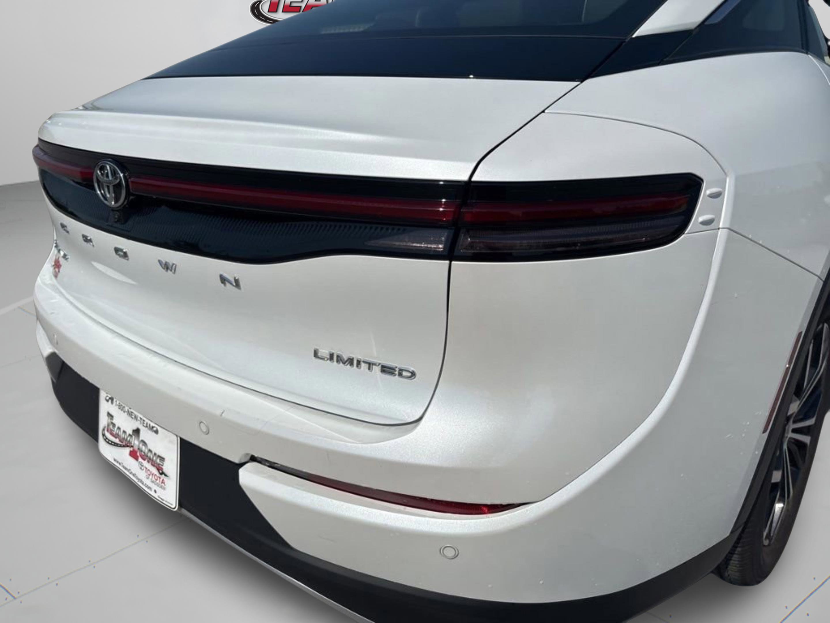 Used 2024 Toyota Crown Limited AWD/4WD image 43