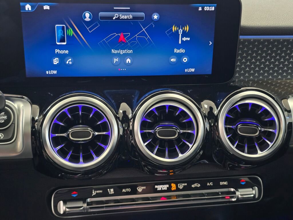 Used 2025 Mercedes-Benz GLB 250 4MATIC image 15