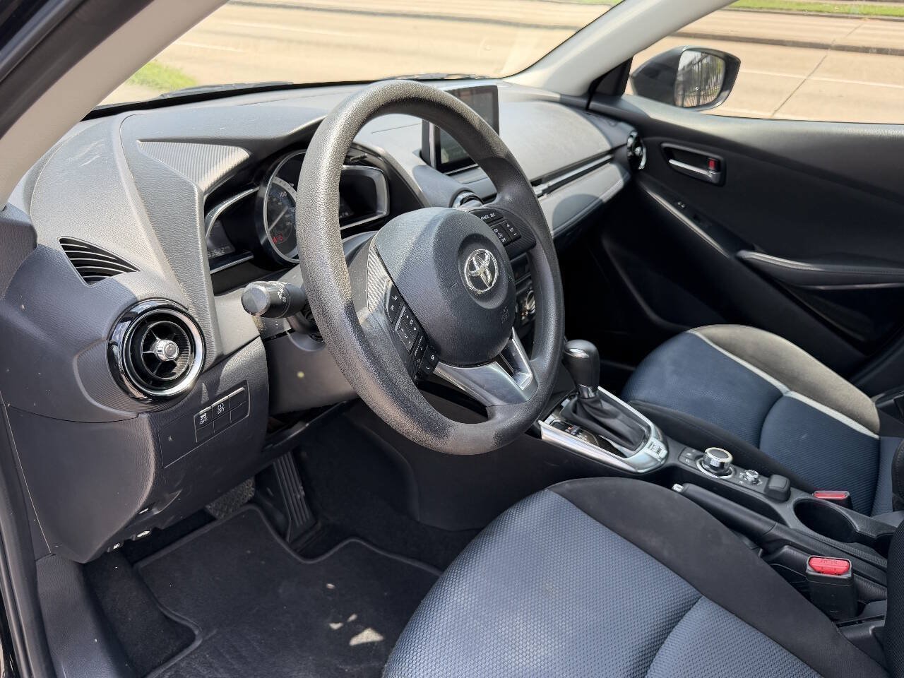 Used 2017 Toyota Yaris iA FWD image 10