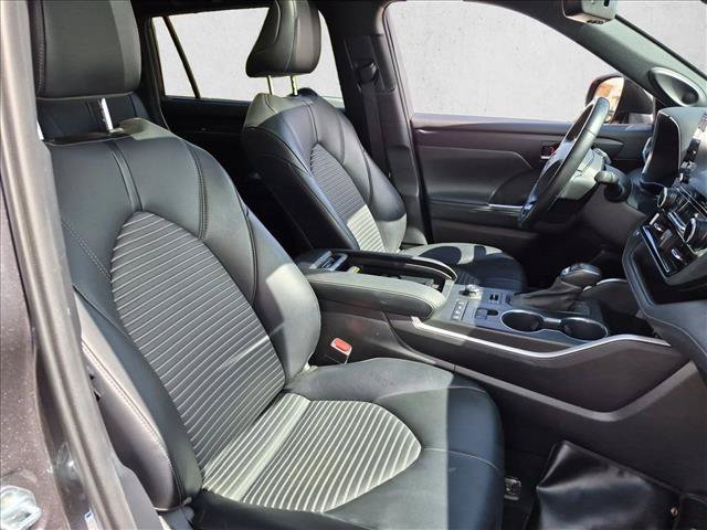 Used 2021 Toyota Highlander XSE AWD/4WD image 21