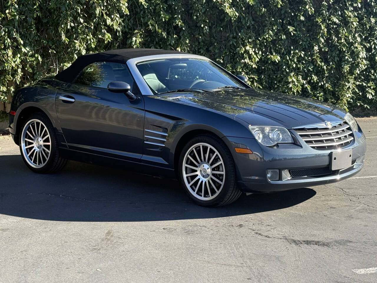 Used 2007 Chrysler Crossfire Limited RWD image 3