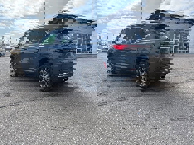 Used 2025 Buick Enclave Preferred image 5