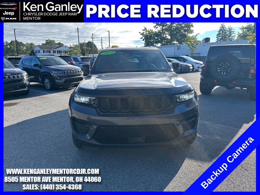 Used 2024 Jeep Grand Cherokee Altitude AWD/4WD image 2