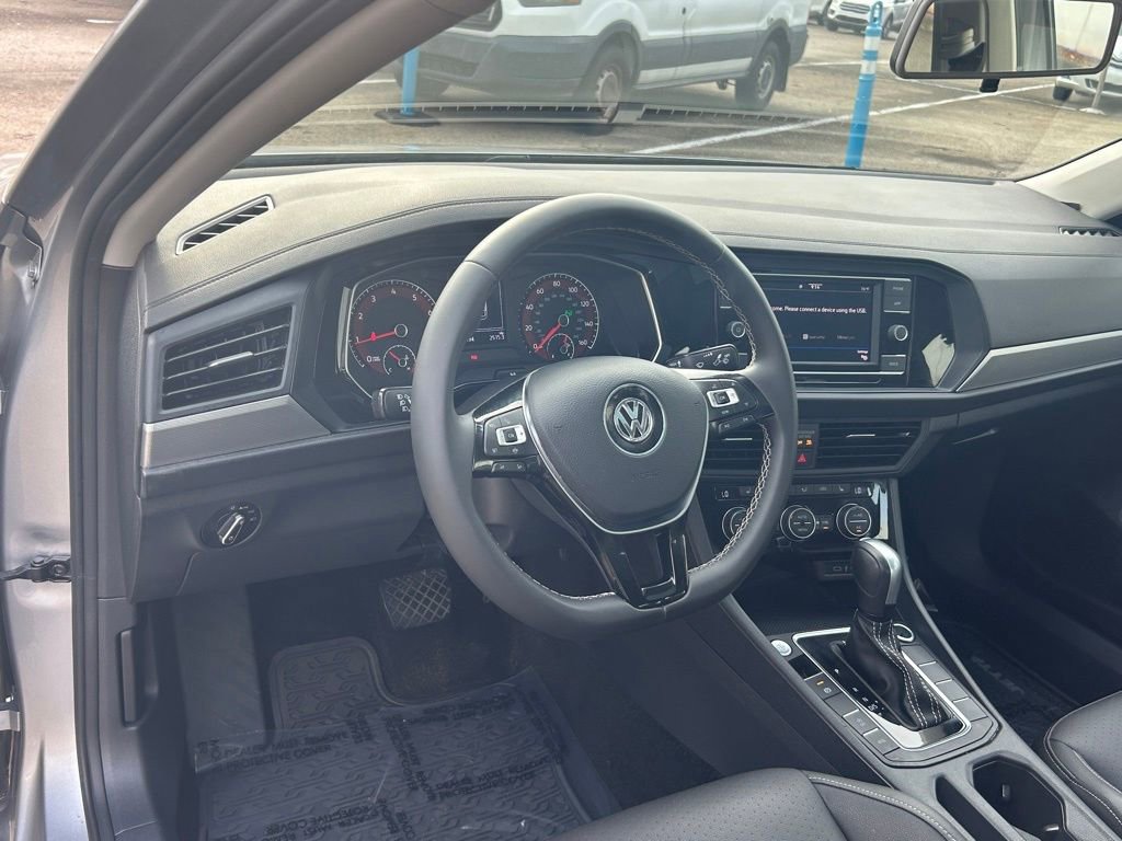 Used 2021 Volkswagen Jetta SE image 32