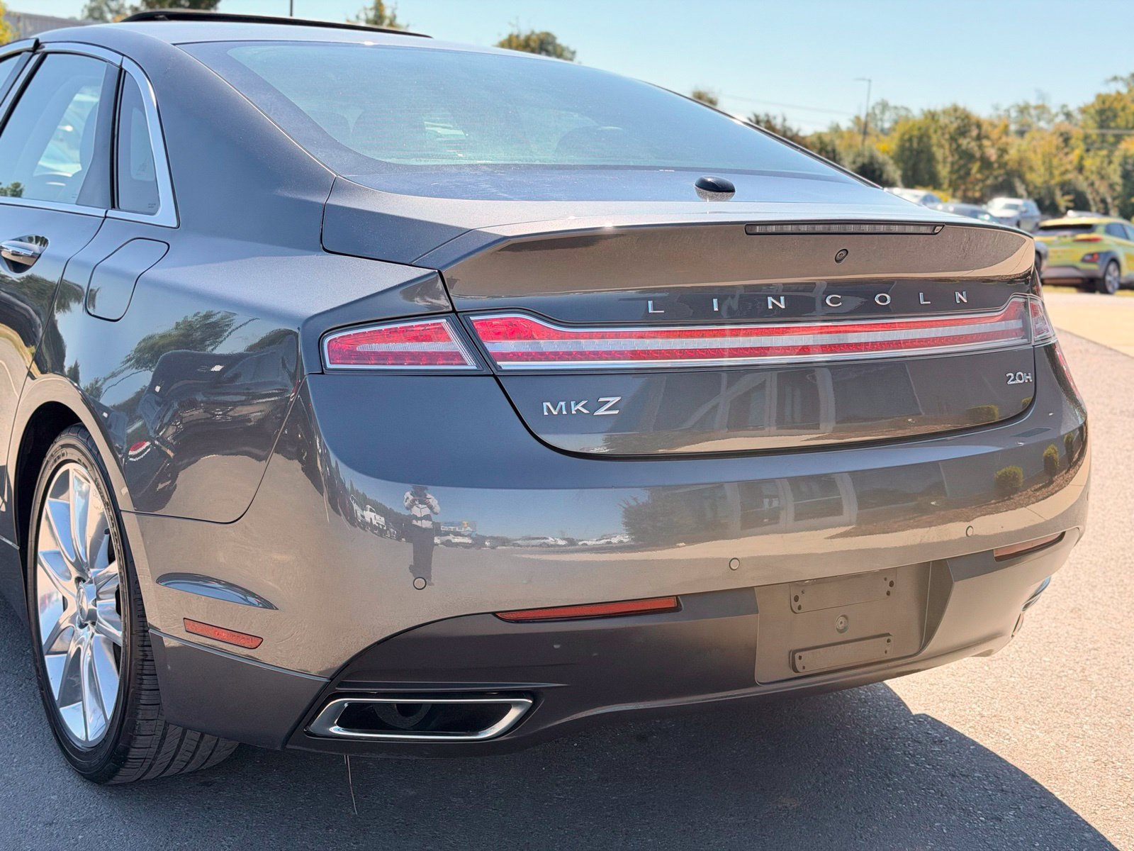 Used 2016 Lincoln MKZ Hybrid w/ Equipment Group 600A Reserve FWD image 4