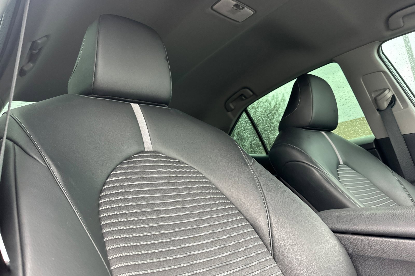 Used 2022 Toyota Camry SE image 19