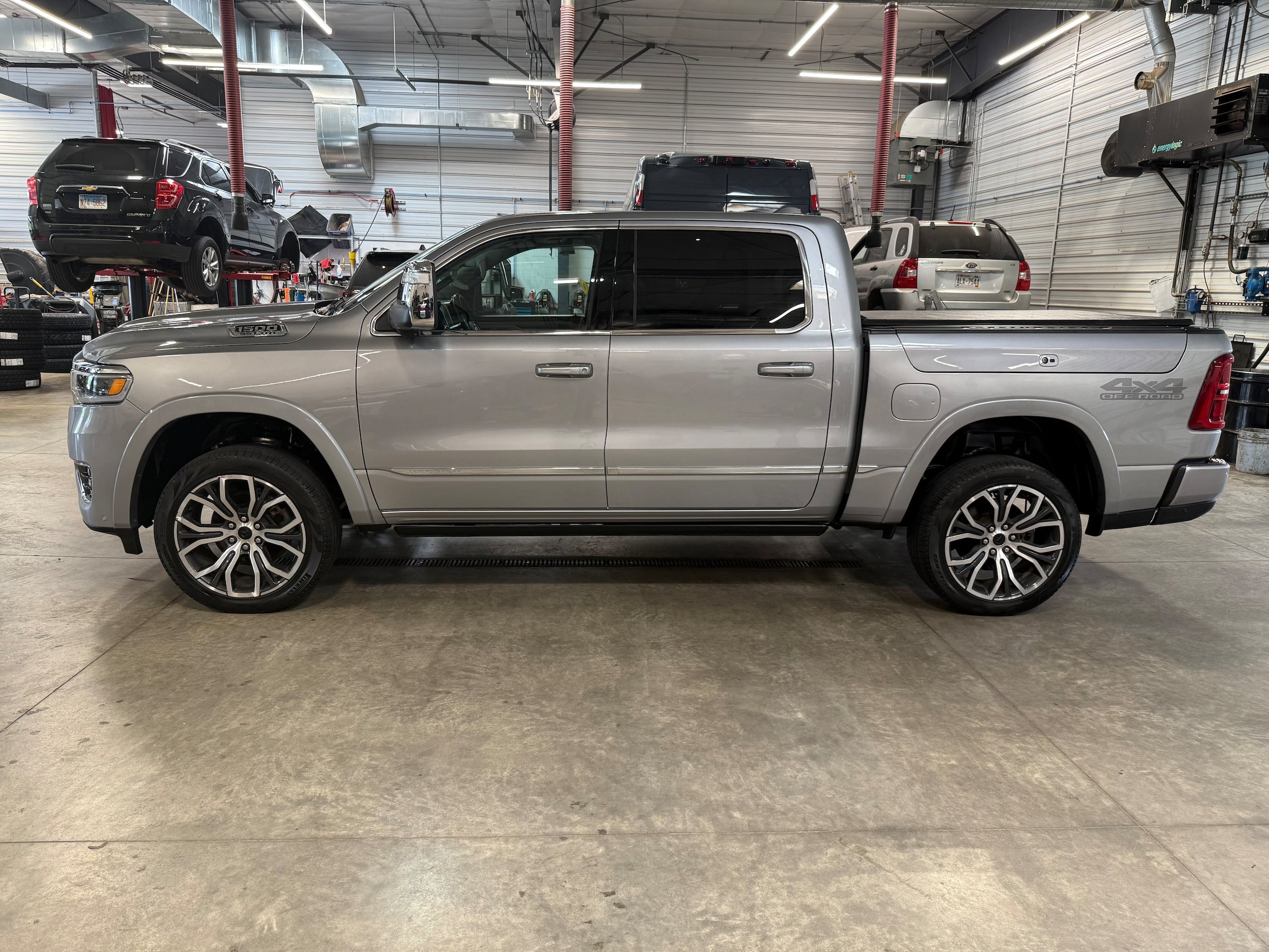 Certified 2025 RAM 1500 Tungsten w/ Off Road Group AWD/4WD image 34
