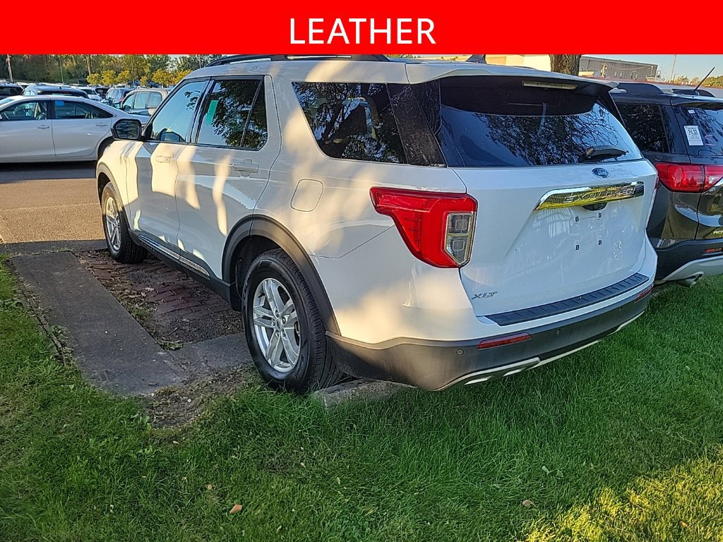 Used 2023 Ford Explorer XLT w/ Equipment Group 202A RWD image 4