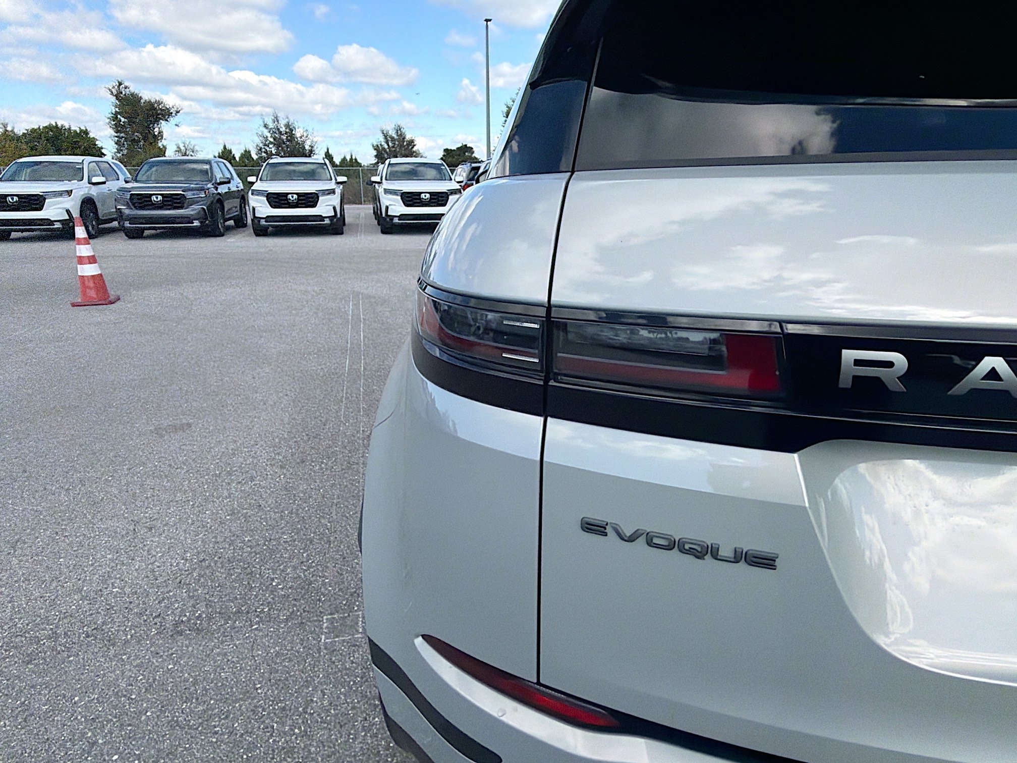 New 2026 Land Rover Range Rover Evoque S image 10