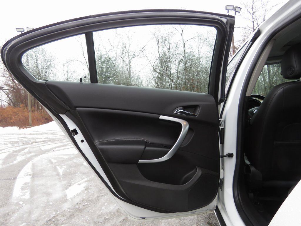 Used 2015 Buick Regal image 18