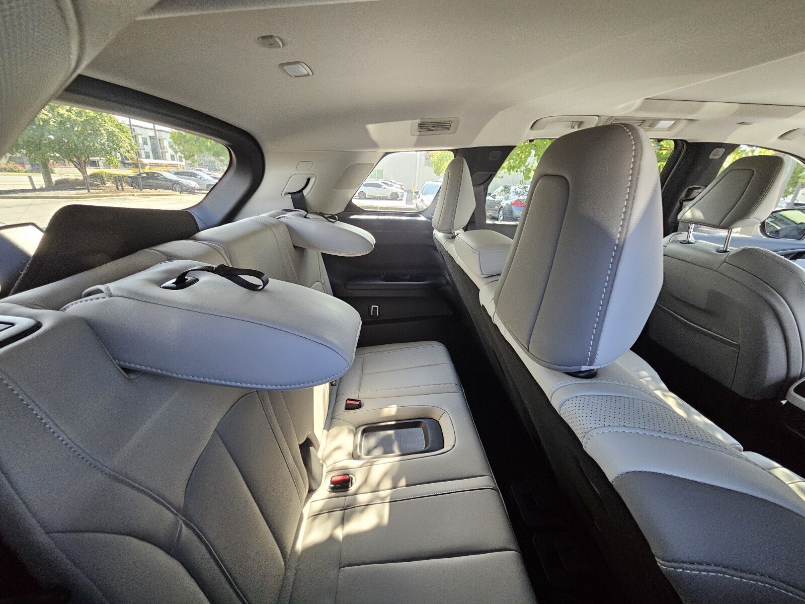 Used 2026 INFINITI QX60 Luxe w/ Cargo Package FWD image 7