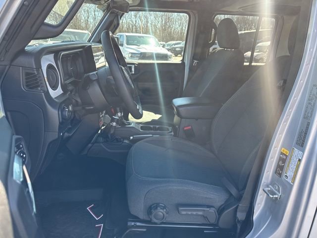 Used 2024 Jeep Wrangler Unlimited image 12