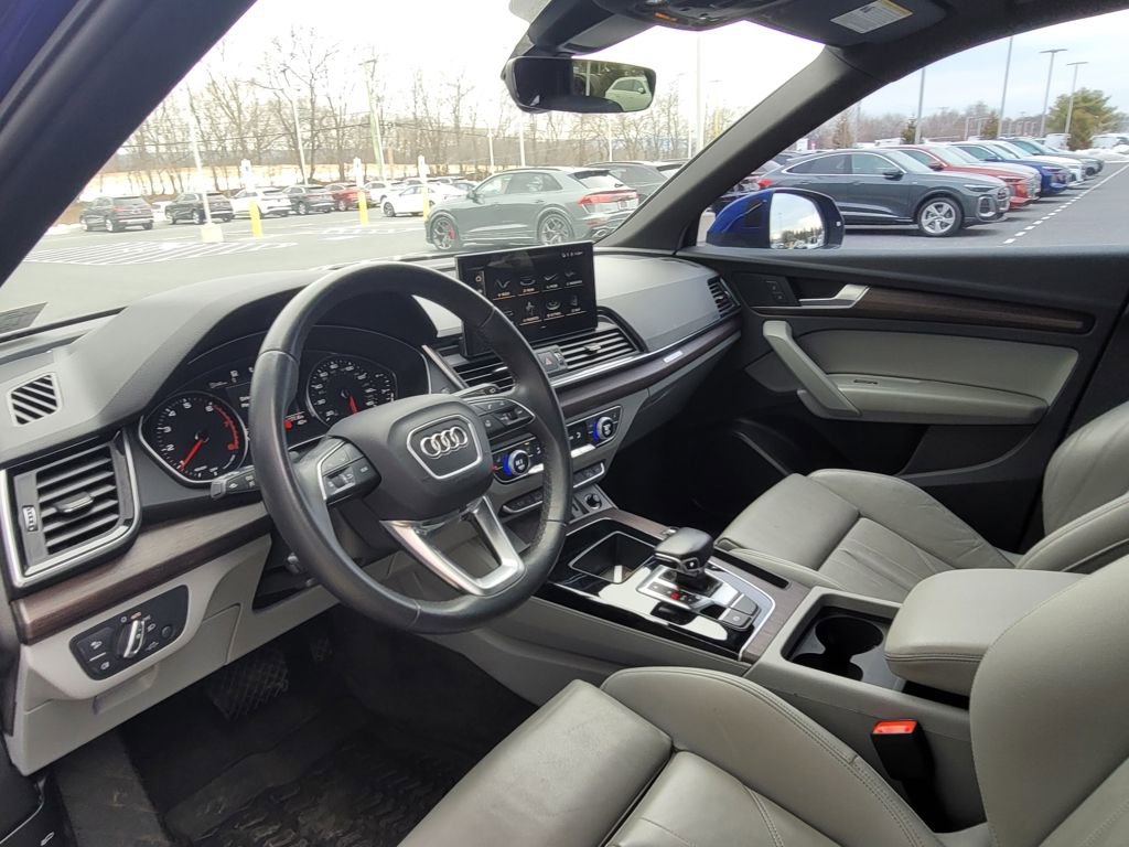 Used 2023 Audi Q5 2.0T Premium w/ Convenience Package image 11