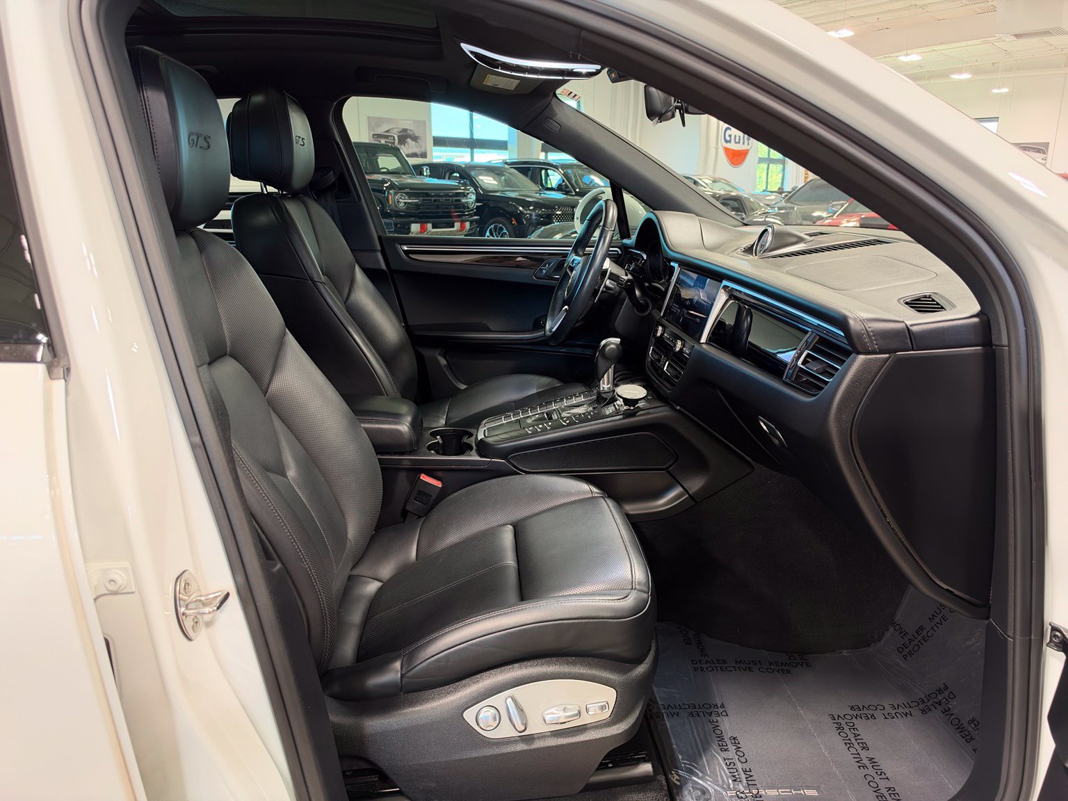 Used 2020 Porsche Macan GTS AWD/4WD image 38