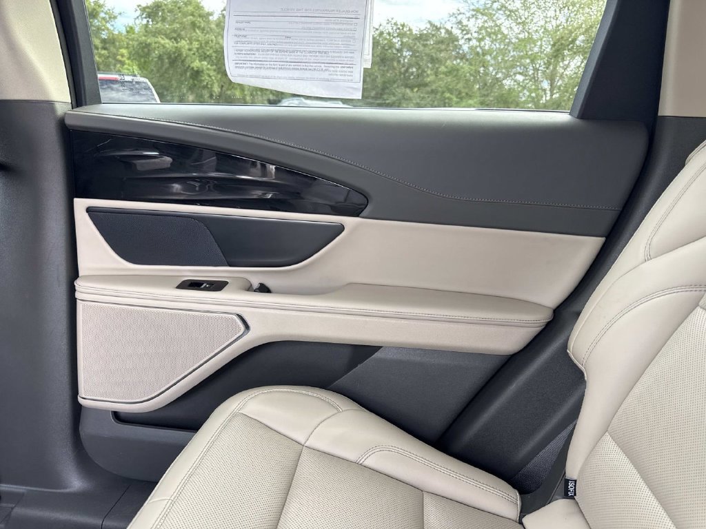 Used 2024 Lincoln Nautilus Premier AWD/4WD image 15
