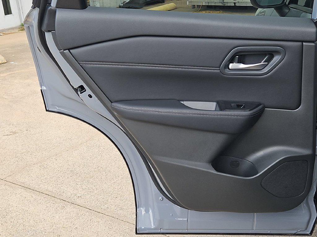 New 2027 Nissan Rogue Dark Armor FWD image 18
