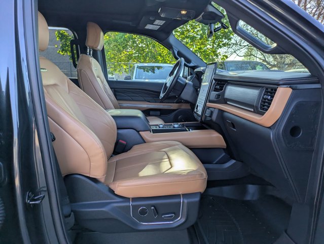 Used 2023 Ford Expedition Platinum AWD/4WD image 22