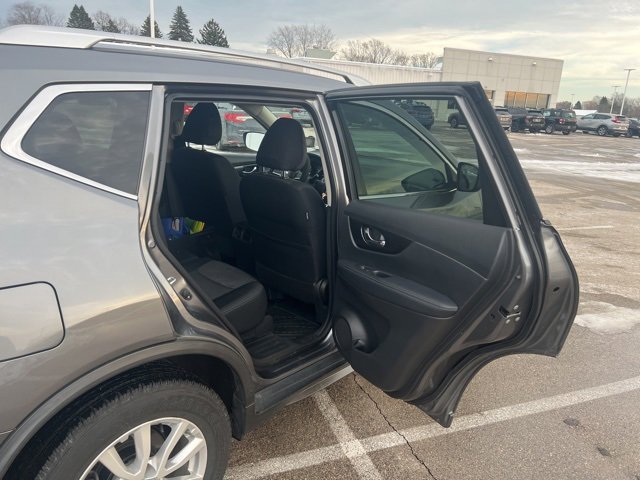 Used 2020 Nissan Rogue SV image 17