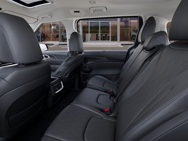 New 2026 Kia Carnival SX w/ SX Dark Edition Package FWD image 18