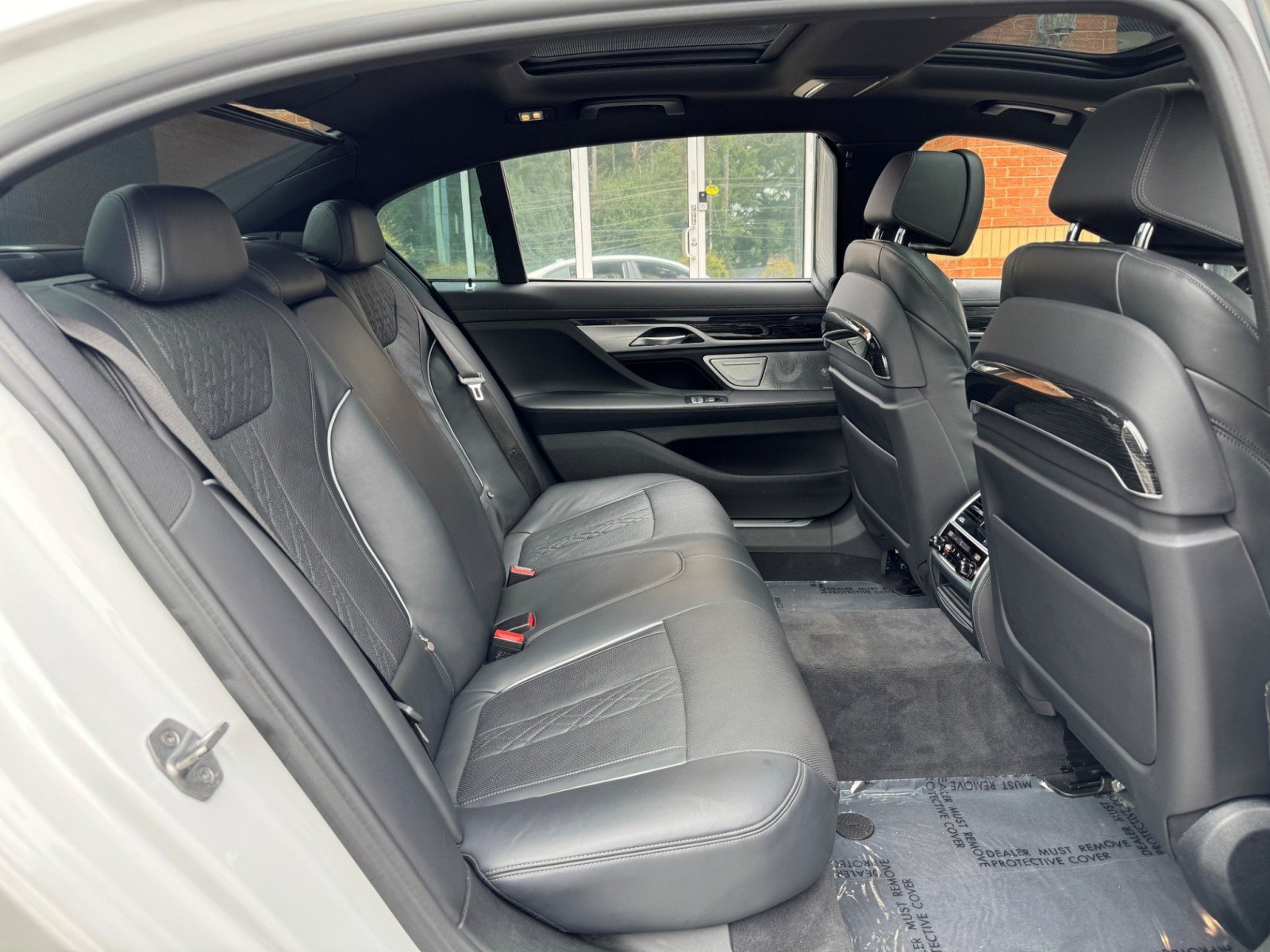 Used 2020 BMW 750i xDrive w/ Executive Package AWD/4WD image 46