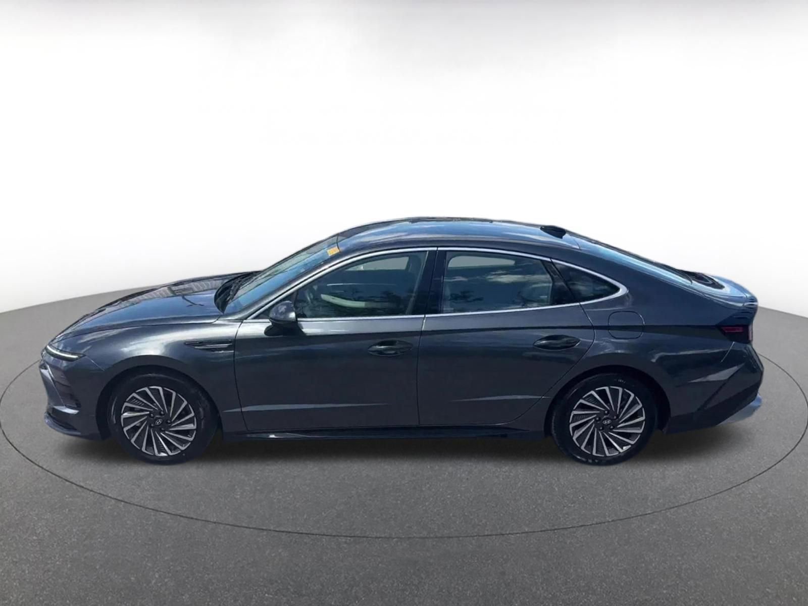 Used 2025 Hyundai Sonata SEL FWD image 9