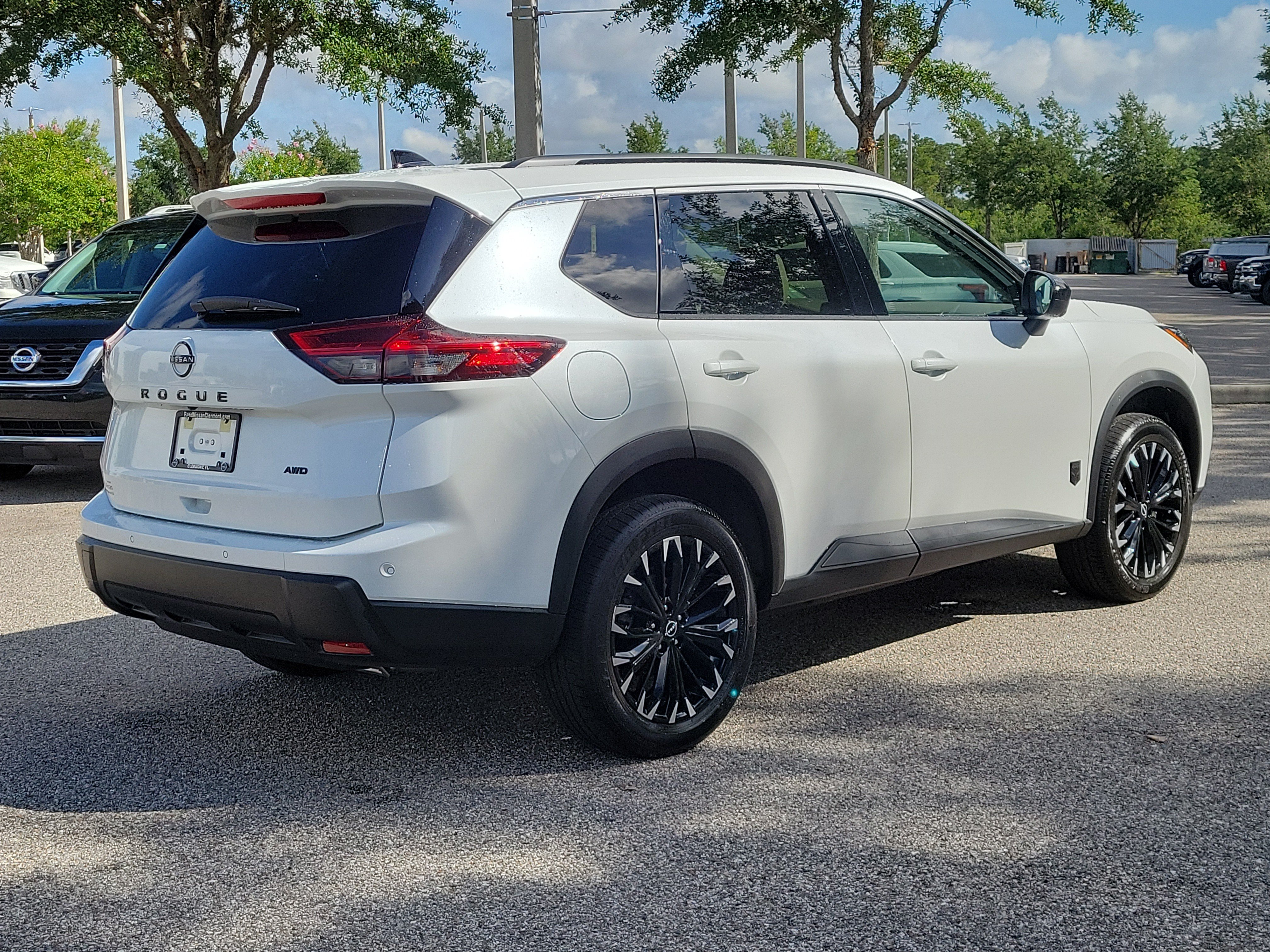 Certified 2026 Nissan Rogue Dark Armor AWD/4WD image 6