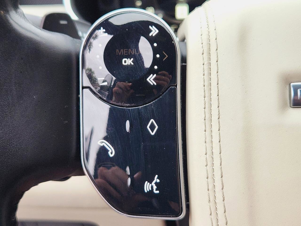 Used 2020 Land Rover Range Rover HSE image 26