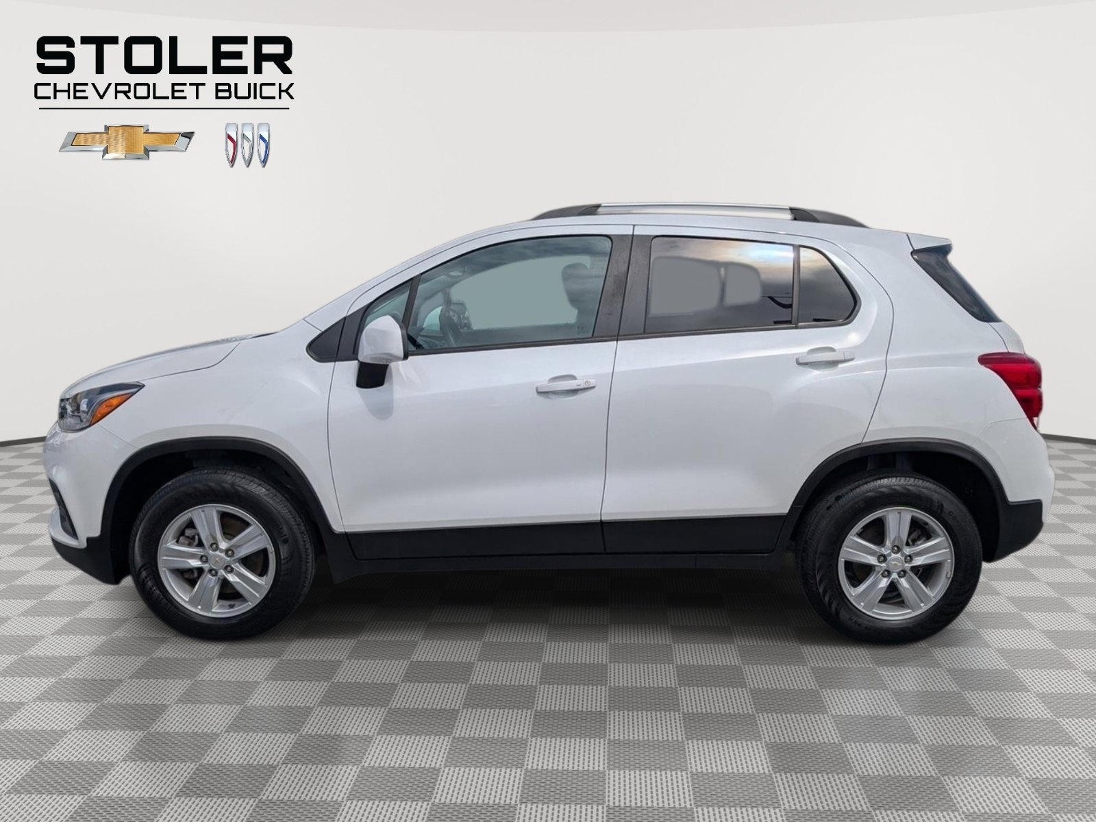Used 2022 Chevrolet Trax LT w/ LT Convenience Package image 2